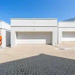 Stunning 2 Bedroom, Big Bay, Bona Views