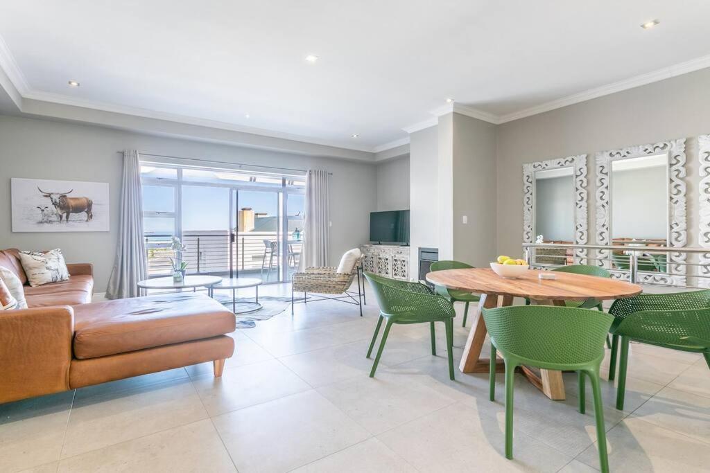 Apartment Stunning 2 Bedroom, Big Bay, Bona Views Cape Town