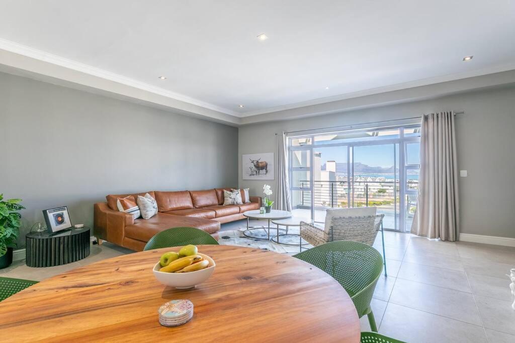 Stunning 2 Bedroom, Big Bay, Bona Views Cape Town
