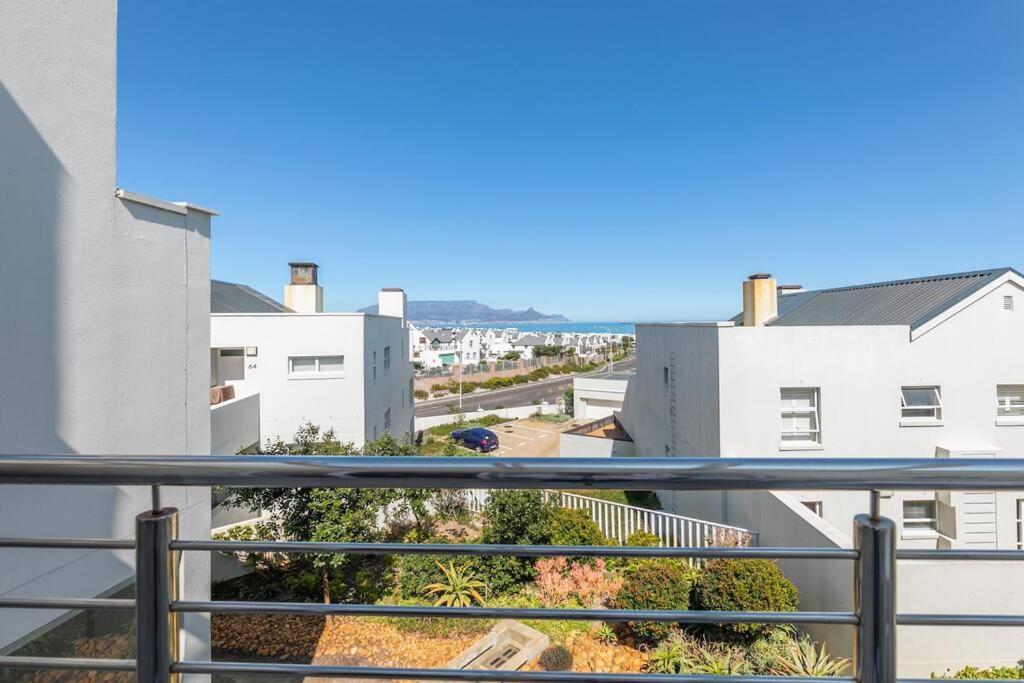 Stunning 2 Bedroom, Big Bay, Bona Views * Cape Town