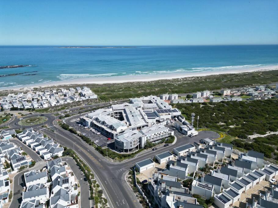 Apartment Stunning 2 Bedroom, Big Bay, Bona Views