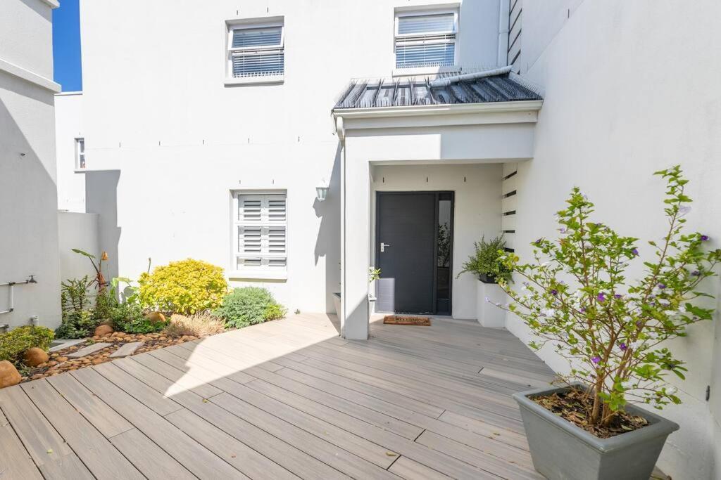 Stunning 2 Bedroom, Big Bay, Bona Views Apartment Cape Town
