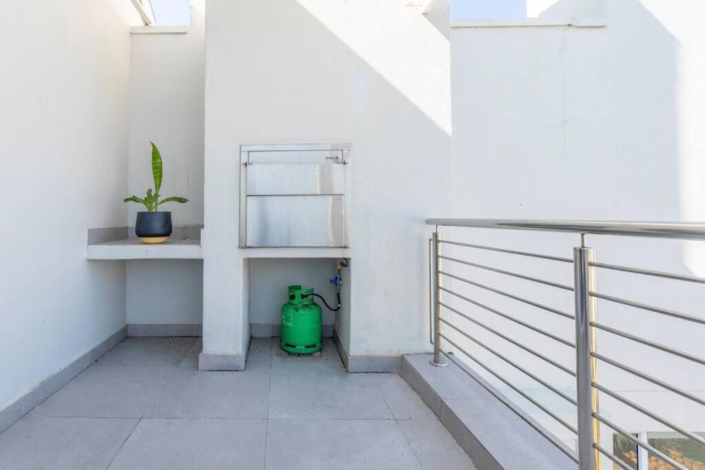 Stunning 2 Bedroom, Big Bay, Bona Views *